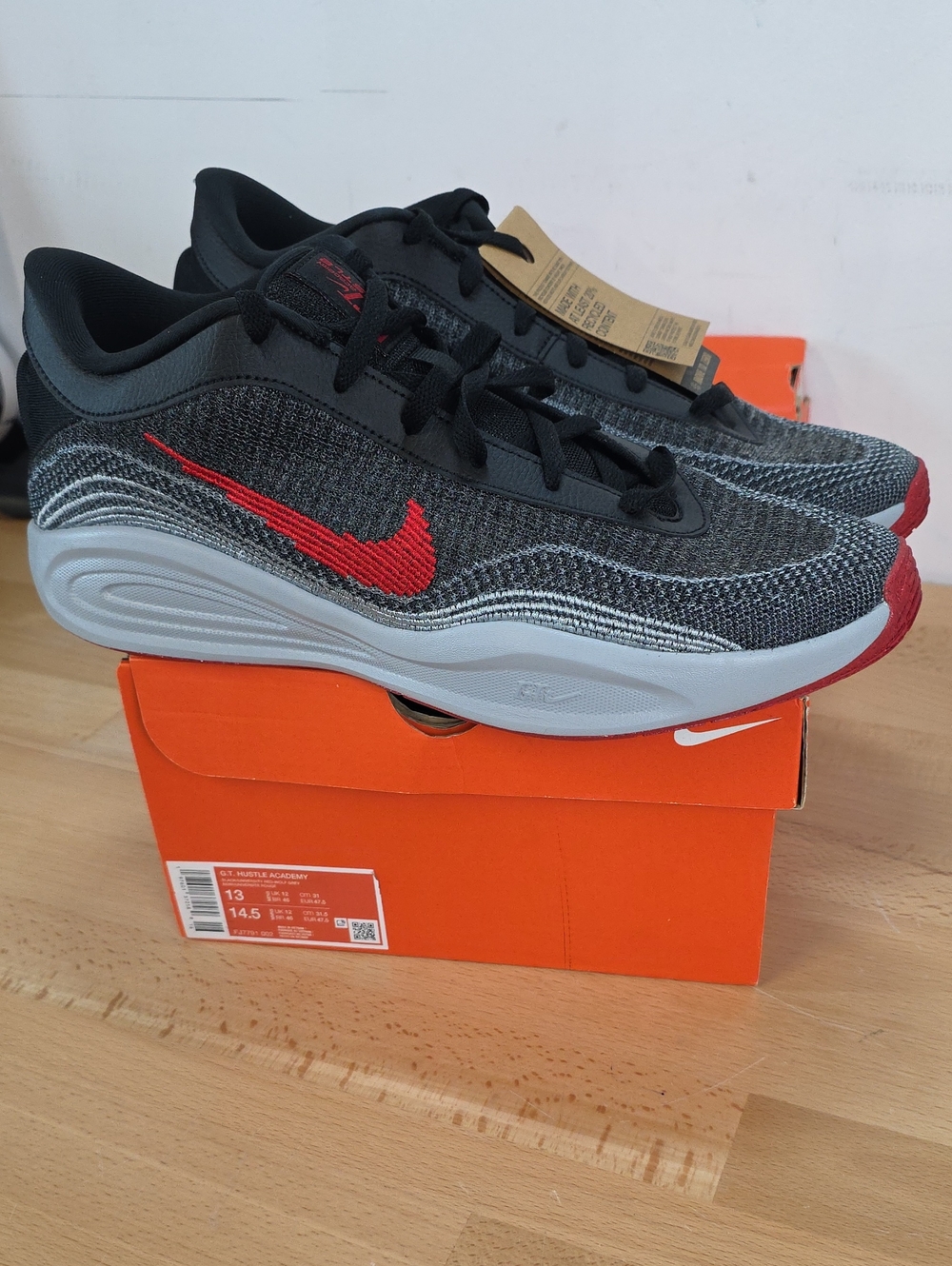 Nike Men’s Black & Red Knit Running Sneakers 13